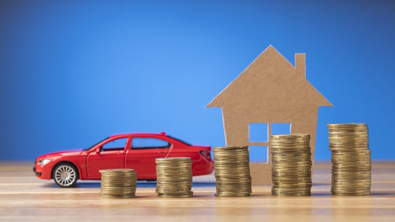 Comprar uma casa ou um carro: qual é a melhor escolha financeira?
